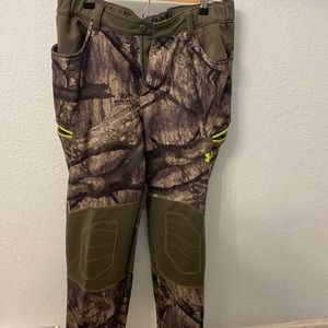 Mens Under Armour Size Large, Scent Control Mossy Oak Treestand Hunting Pants
